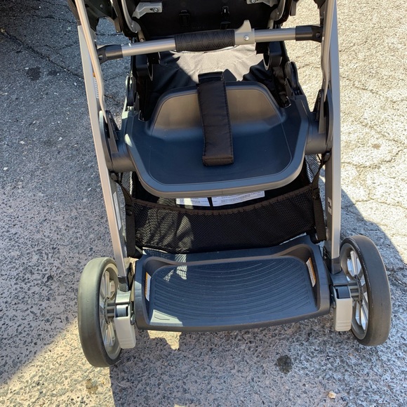 Chicco BravoFor2 Standing/Sitting Double Stroller - Picture 3 of 8